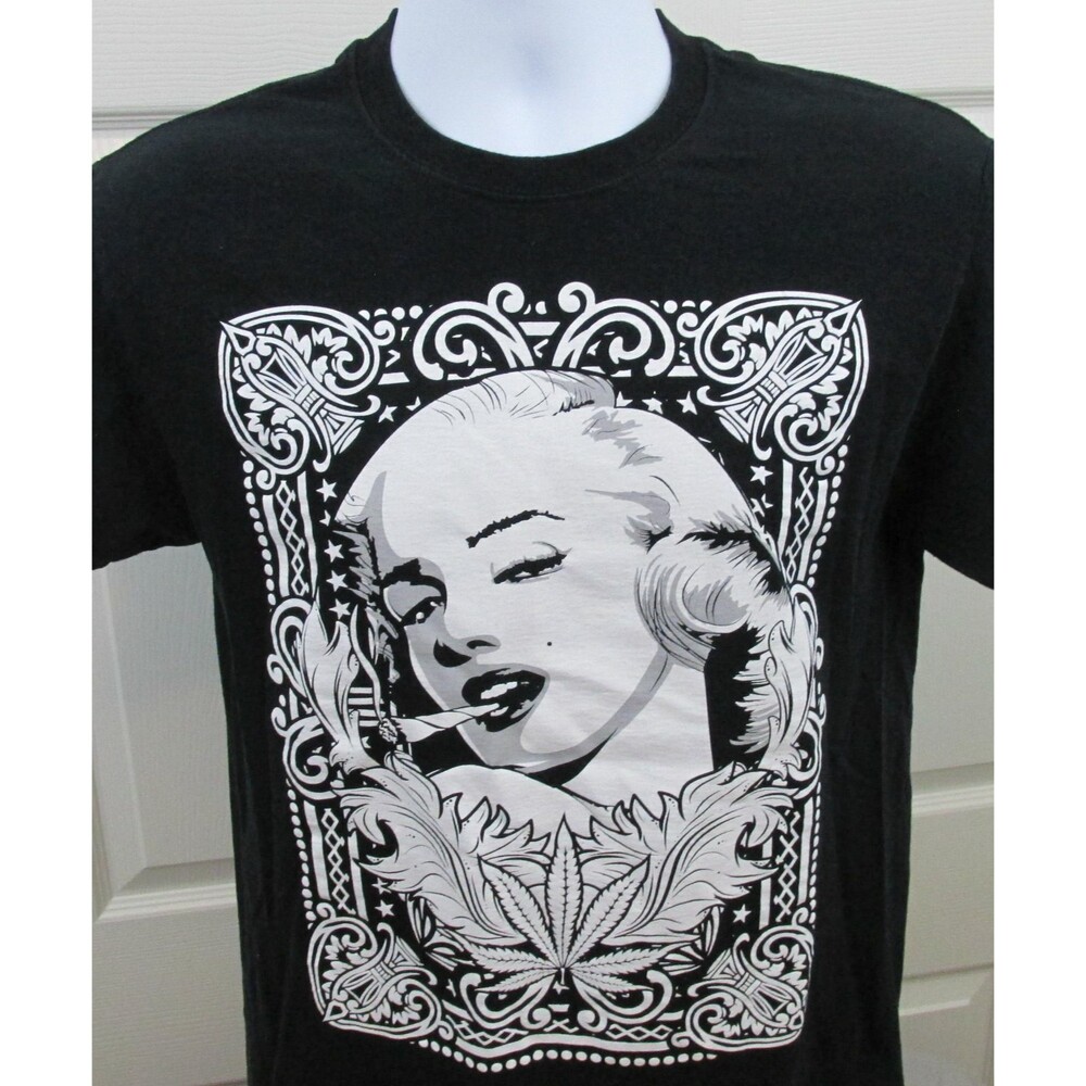 Marilyn Monroe Cannabis T-Shirt Black Size Medium Pot Fruit of the Loom Heavy